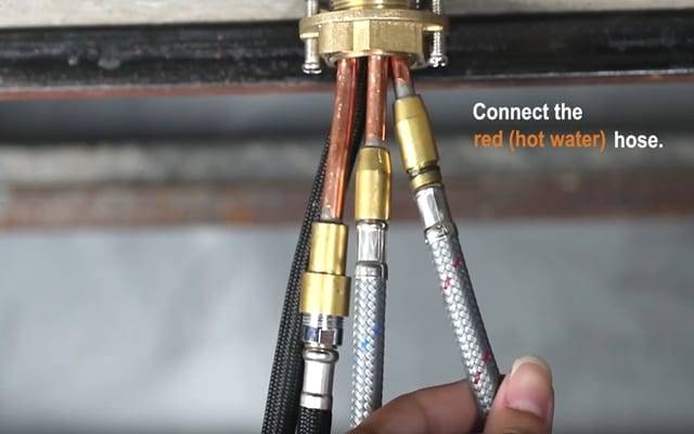 So installieren Sie Küchenarmatur mit Pull-Down-Sprühgerät 28 72596920e1068200