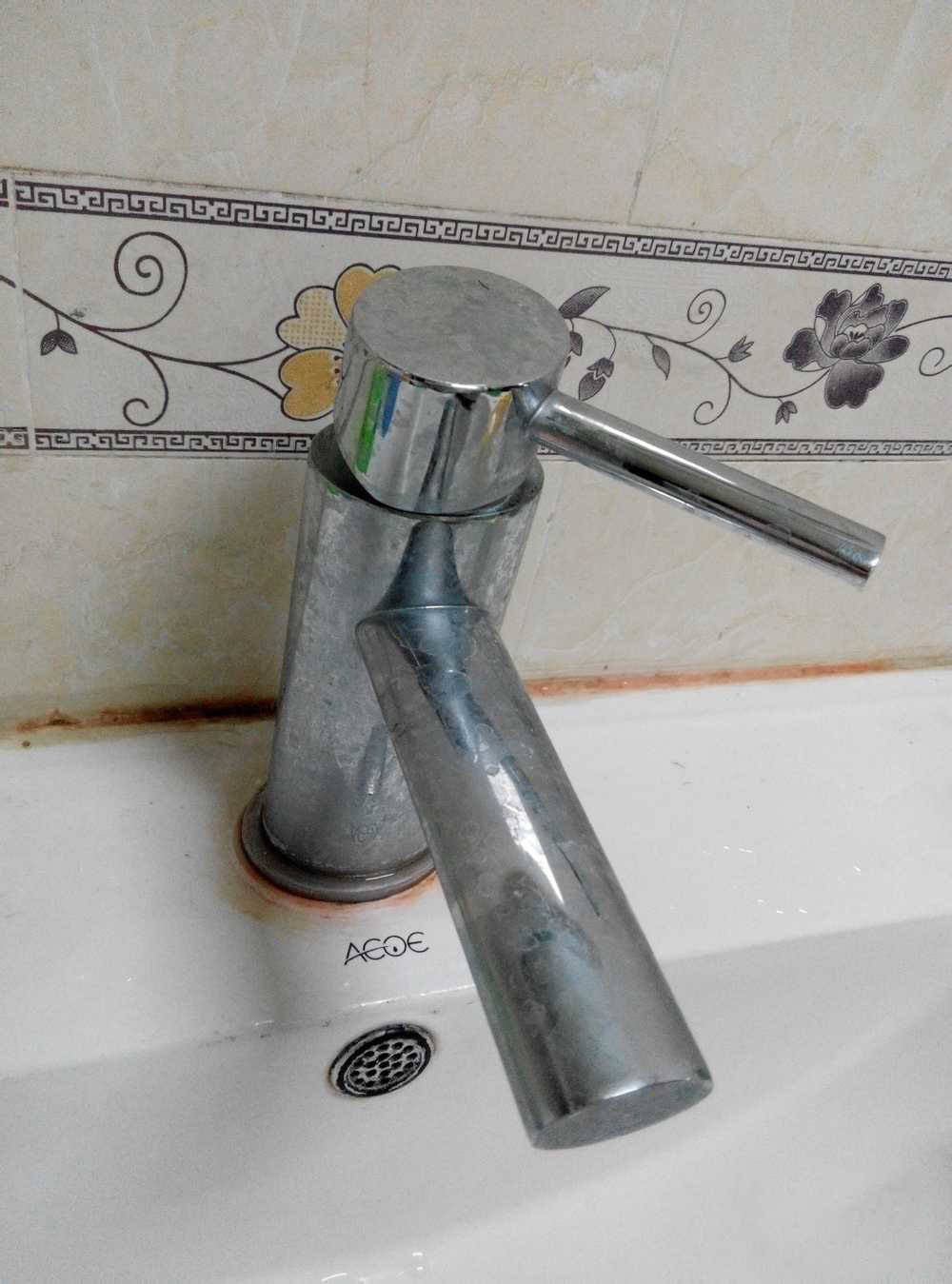 So reinigen Sie Waschbecken Wasserhahn 2 c099e46bb919cebc