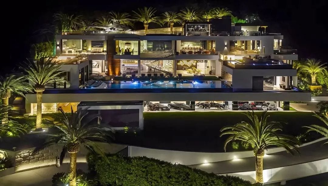 What Does a $1.7 Billion Mansion Look Like? There are Just 21 Bathrooms, and If You Buy Them, You Get a Helicopter Free, and The Netizens: They're All Happy, Just Missing the Money 46 640 3