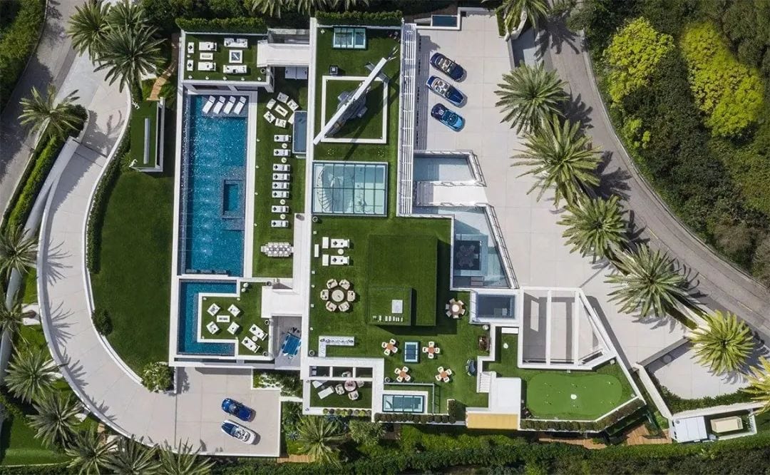 What Does a $1.7 Billion Mansion Look Like? There are Just 21 Bathrooms, and If You Buy Them, You Get a Helicopter Free, and The Netizens: They're All Happy, Just Missing the Money 47 640 4