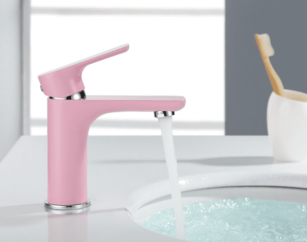 torneira de banheiro rosa