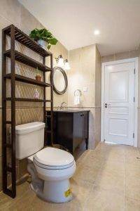 Install A Shelf On The Toilet, The Bathroom Instantly Live More 5 Square Meters! Install A Shelf On The Toilet, The Bathroom Instantly Live More 5 Square Meters!