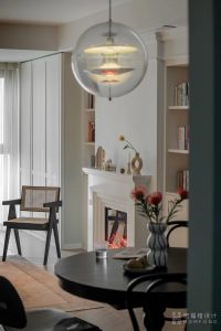 Plaster Lines + Fireplace, Creating A Neo-Classical Mood | Hongfu Gauge Design Plaster Lines + Fireplace, Creating A Neo-Classical Mood | Hongfu Gauge Design