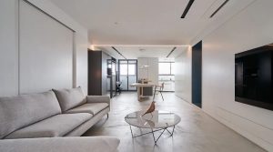 Deconstructionism, A Pure Space Of Freedom And Spontaneity Deconstructionism, A Pure Space Of Freedom And Spontaneity