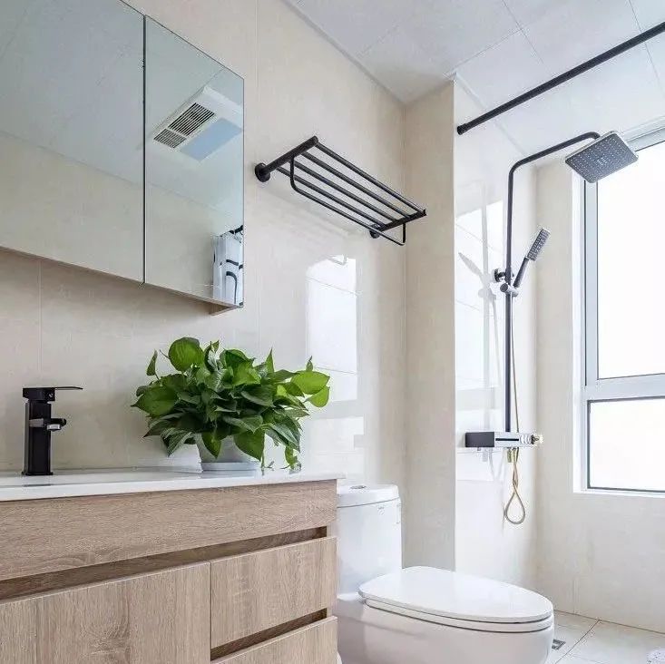 If The Bathroom Is So Small, Where To Put The Towel Rack? These Places Can Be Used If The Bathroom Is So Small, Where To Put The Towel Rack? These Places Can Be Used